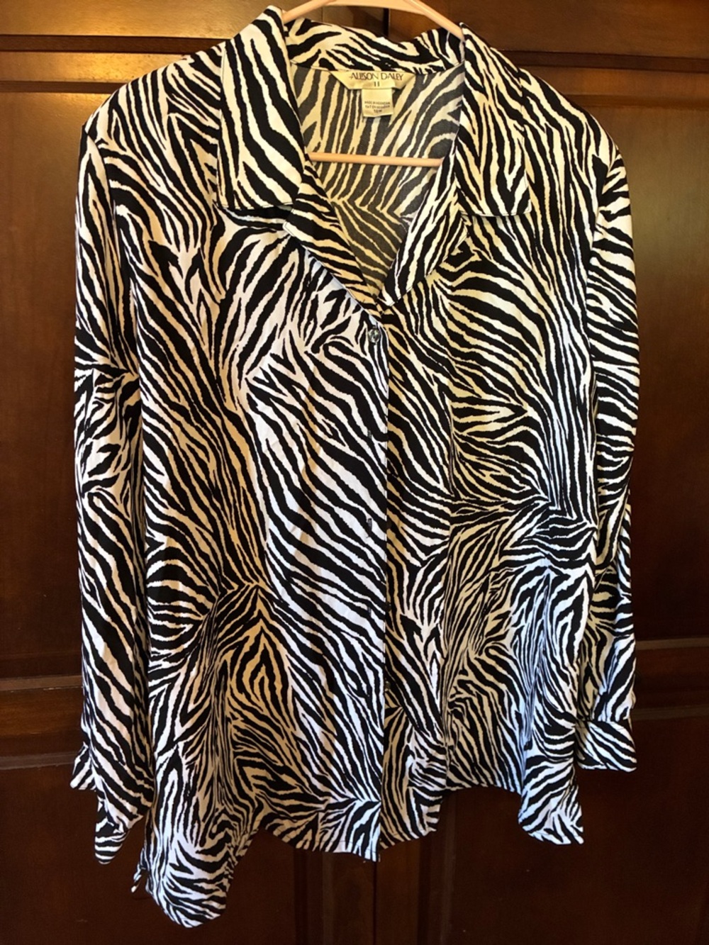 Allison Daley Black & White Zebra-Print Button-Down Blouse